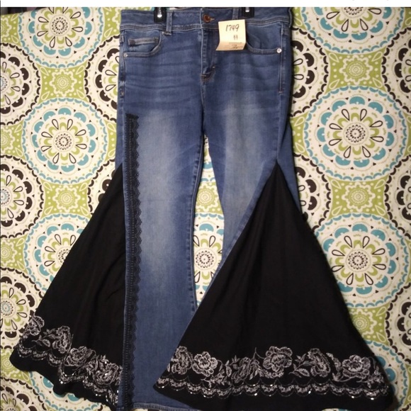 Here are the jeans. - Picture 12 of 16